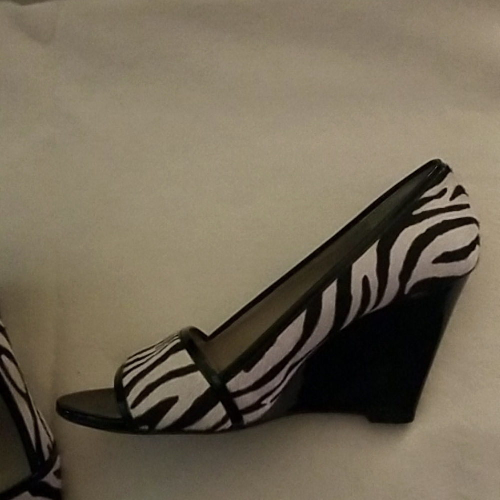 Horse hair zebra look heel